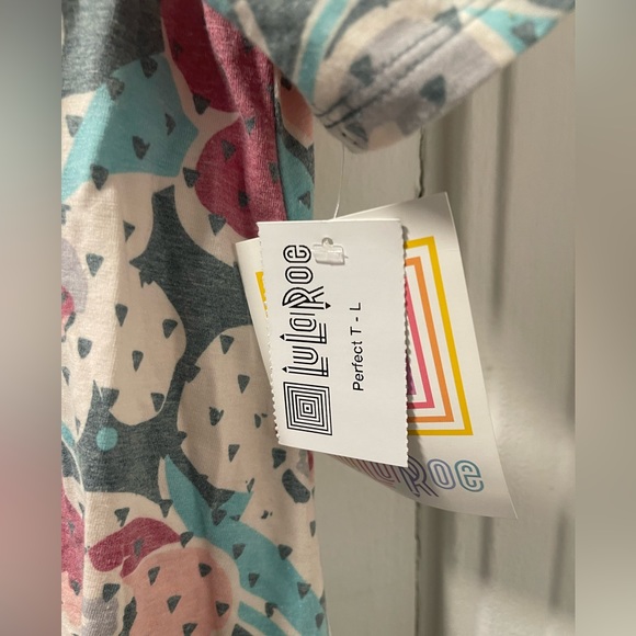 Nwt lularoe perfect tee floral print size large - Picture 2 of 4